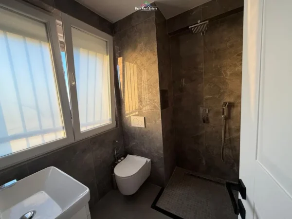 Tirane, jepet me qera apartament 2+1 Kati 13, 112 m² 800 € (kthesa e kamezes)