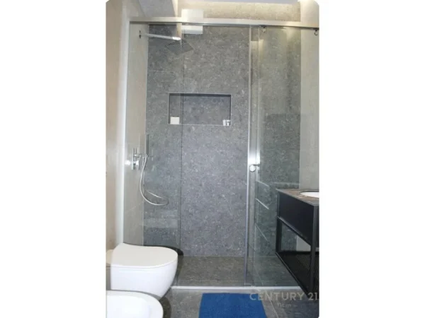 Tirane, jepet me qera apartament 2+1 Kati 3, 96 m² 2.000 € (Rruga e kosovarve)