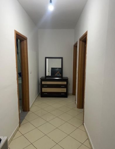 Tirane, jepet me qera apartament 2+1 Kati 9, 120 m² 500 € (Tek Pallatet Romario, tek Alpha Bank, ne Astir)