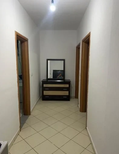 Tirane, jepet me qera apartament 2+1 Kati 9, 120 m² 500 € (Tek Pallatet Romario, tek Alpha Bank, ne Astir)