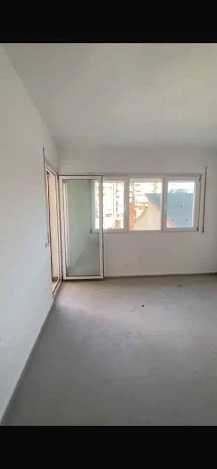 Shitet, Apartament 1+1, Pazari i Ri, Tiranë.