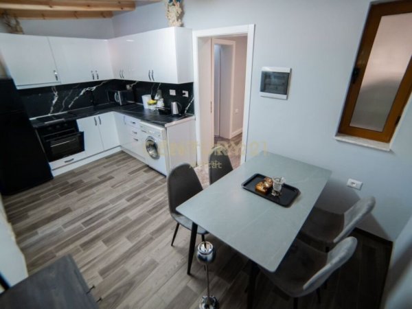 Tirane, jepet me qera apartament 2+1 Kati 1, 53 m² 600 € (21 Dhejetori)