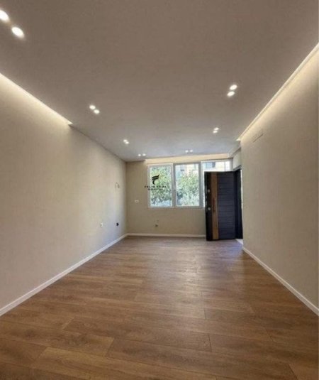 Tirane, jepet me qera zyre Kati 0, 650 m² (RRUGA E ELBASANIT)