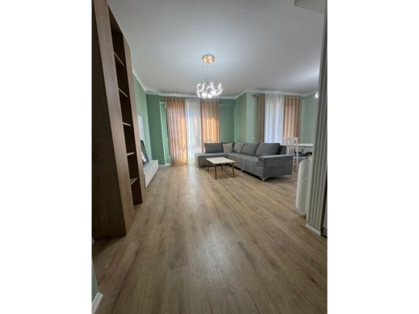 Tirane, jepet me qera apartament 2+1+Ballkon Kati 4, 1.200 m² 1.200 € (Myslym Shyri)
