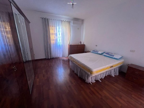 Tirane, jepet me qera Vile 2+1 Kati 2, 120 m² 500 € (rruga 5 maji)