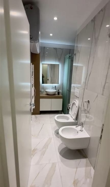 Tirane, jepet me qera apartament 1+1 Kati 6, 57 m² 600 € (Bar Oda 5 Maji)