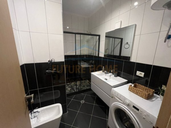 Tirane, jepet me qera apartament 1+1+Ballkon Kati 4, 58 m² 650 € (Rruga Panorama)