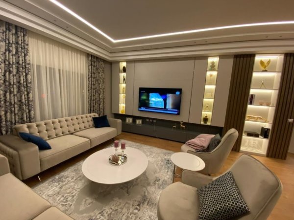 Tirane, shes apartament 3+1+Aneks+Ballkon Kati 4, 181 m² 380.000 € 
