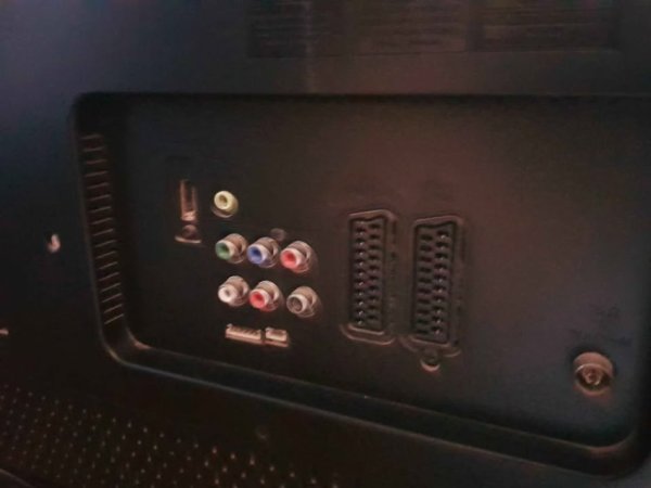 Lushnje, shes Televizor Tv Philips 32&quot;,( JO SMART) . 30 mij lek te vjetra .