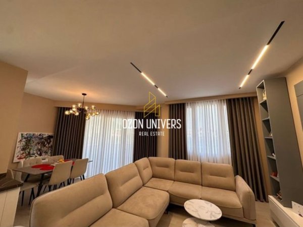 Tirane, jepet me qera apartament 2+1+Parking, Kati 2, 117 m² 800 € (RiverSide Residence, pranë rrugës Teodor Keko)