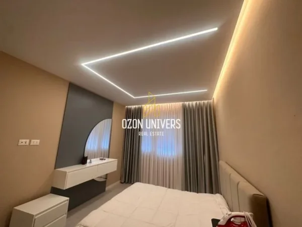 Tirane, jepet me qera apartament 2+1+Parking, Kati 2, 117 m² 800 € (RiverSide Residence, pranë rrugës Teodor Keko)