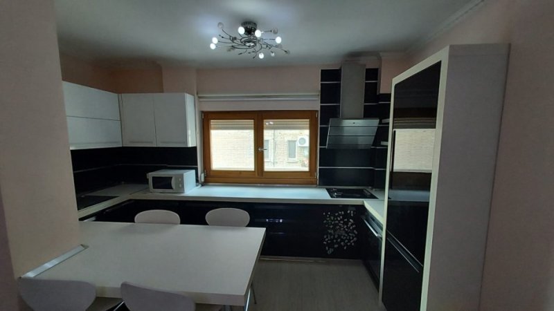 Tirane, shes apartament 1+1+Ballkon Kati 2, 86 m² 140.000 € (Credins Bank, Ali Demi)