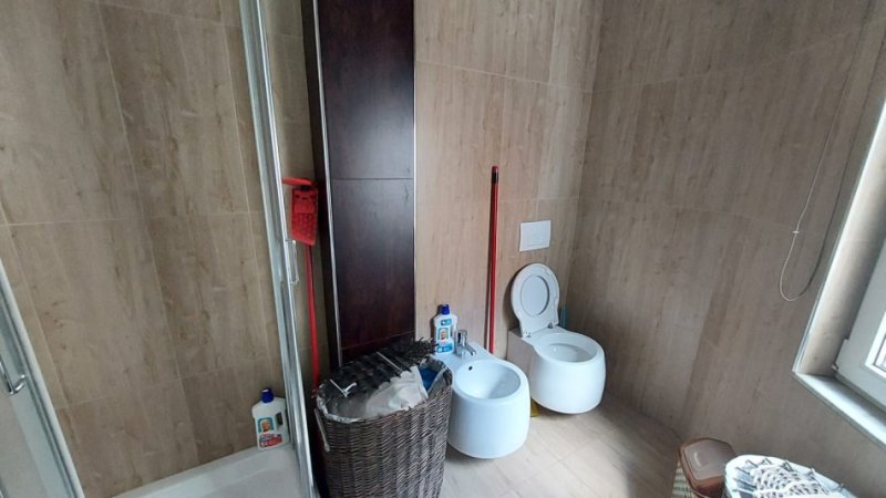 Tirane, shes apartament 1+1+Ballkon Kati 2, 86 m² 140.000 € (Credins Bank, Ali Demi)