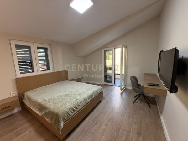 Tirane, jepet me qera apartament 2+1+Aneks+Ballkon Kati 3, 100 m² 1.100 € (Prane Ambasades Amerikane)
