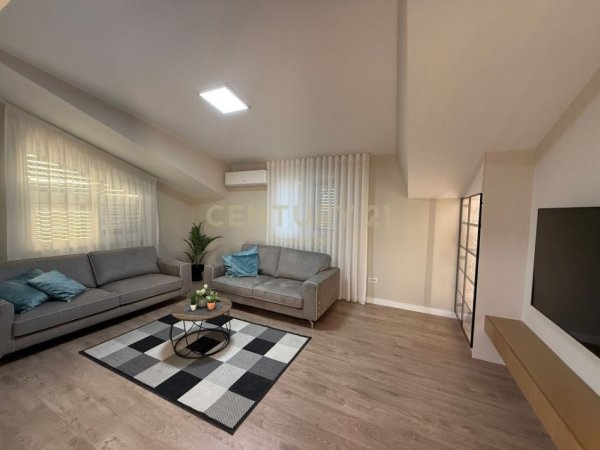 Tirane, jepet me qera apartament 2+1+Aneks+Ballkon Kati 3, 100 m² 1.100 € (Prane Ambasades Amerikane)