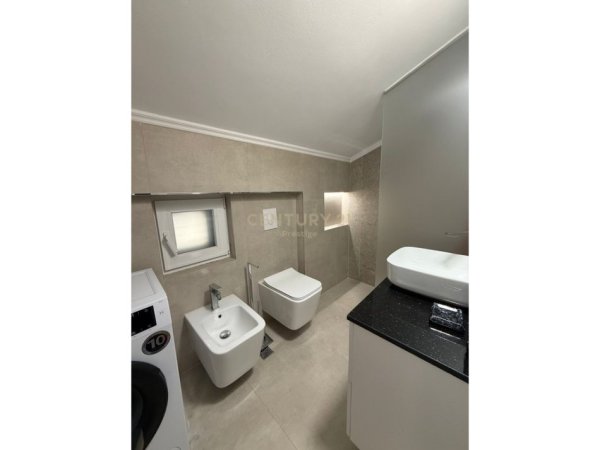 Tirane, jepet me qera apartament 2+1+Aneks+Ballkon Kati 3, 100 m² 1.100 € (Prane Ambasades Amerikane)
