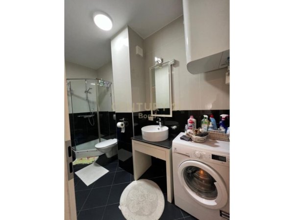 Tirane, jepet me qera apartament 2+1+Aneks+Ballkon Kati 2, 132 m² 800 € (Rezidenca Touch of Sun)