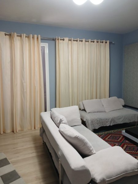 Tirane, jepet me qera shtepi 2+1+Ballkon Kati 3, 90 m² 300 € 