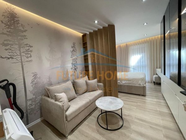 Tirane, shitet apartament 1+1+Ballkon ,