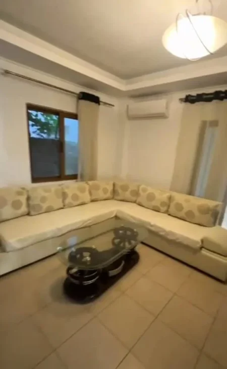 Tirane, jepet me qera Vile 2+1+Ballkon Kati 2, 130 m² 460 € (rruga isuf balta)