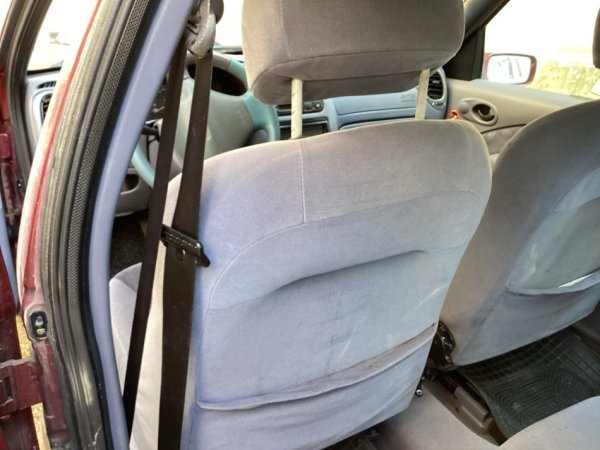 Fier, shitet makine Ford Fiesta Benzin, e kuqe automatik Kondicioner 120.000 km 1.100 €