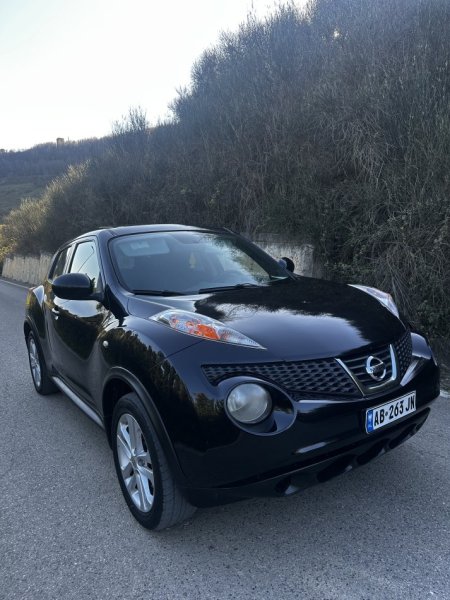Tirane, shes makine Nissan Juke Benzin, e zeze automatik Kondicioner 160.000 km 7.300 €