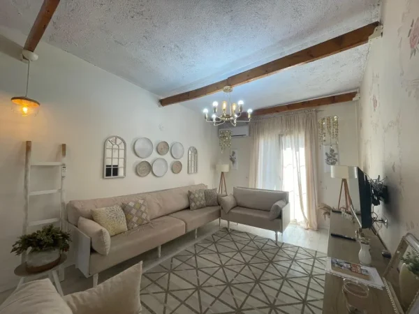 Tirane, shes apartament 2+1+Aneks+Ballkon Kati 4, 180.000 € 