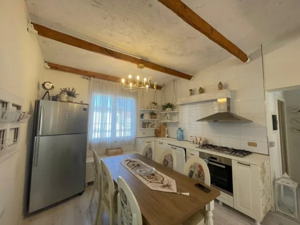 Tirane, shes apartament 2+1+Aneks+Ballkon Kati 4, 180.000 € 