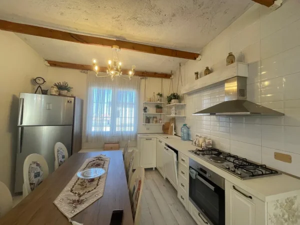 Tirane, shes apartament 2+1+Aneks+Ballkon Kati 4, 180.000 € 