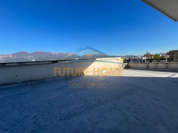 Tirane, jepet me qera apartament+verande | Penthouse 2+1+Aneks+Ballkon Kati 11, 294 m² 1.200 € (Selvia)
