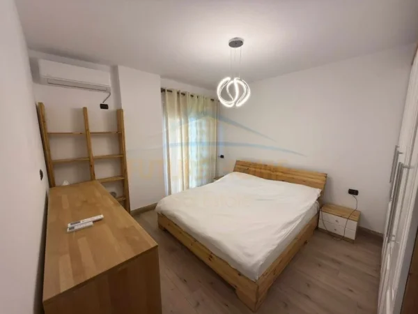 Tirane, shitet apartament 2+1 Kati 2, 95 m² 165.000 € (Fresk)