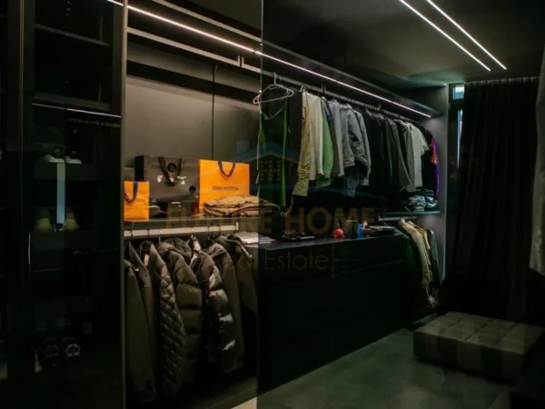 Tirane, shitet apartament+verande | Penthouse 3+1+Aneks+Ballkon Kati 6, 390 m² 850.000 € (Liqeni i Thate)