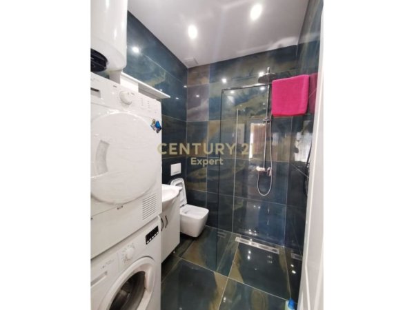 Tirane, shitet apartament 1+1 Kati 3, 55 m² 140.000 € (Rr. Durrsit)