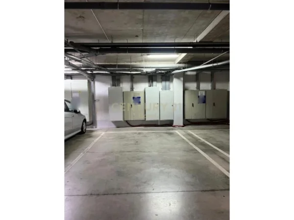 Tirane, jepet me qera apartament 2+1+Aneks+Ballkon Kati 0, 132 m² 800 € (Sauk i Ri)