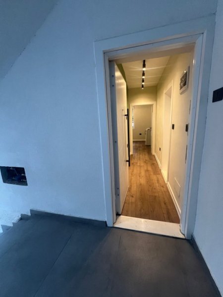 Tirane, shitet apartament 1+1 Kati 1, 40 m² 105.000 € (Mozaiku, 21 Dhjetori)