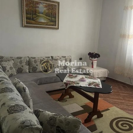 Tirane, jepet me qera apartament 2+1 Kati 1, 100 m² 400 € (Universiteti Bujqesor)