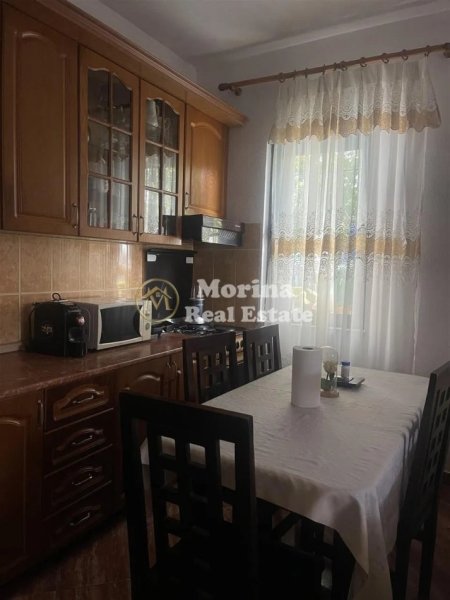 Tirane, jepet me qera apartament 2+1 Kati 1, 100 m² 400 € (Universiteti Bujqesor)