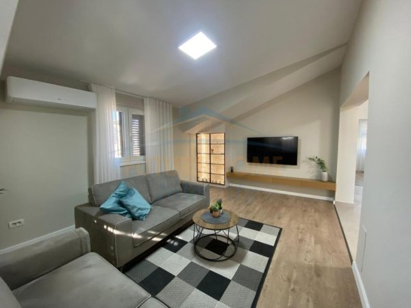 Tirane, jepet me qera apartament 2+1 Kati 3, 110 m² 1.000 € 