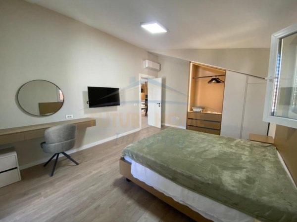 Tirane, jepet me qera apartament 2+1 Kati 3, 110 m² 1.000 € 