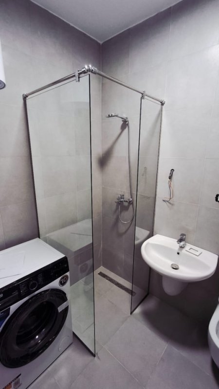 Tirane, jepet me qera apartament 2+1+Ballkon Kati 3, 95 m² 750 € (Rruga Frosina Plaku)