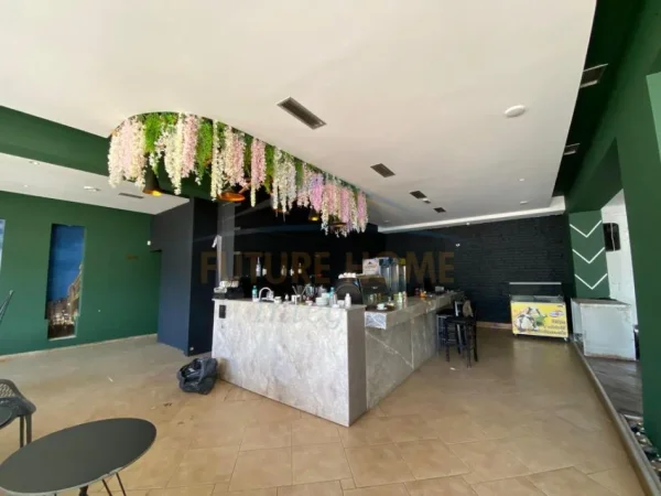 Tirane, jepet me qera ambjent biznesi Kati 0, 285 m² 1.500 € 