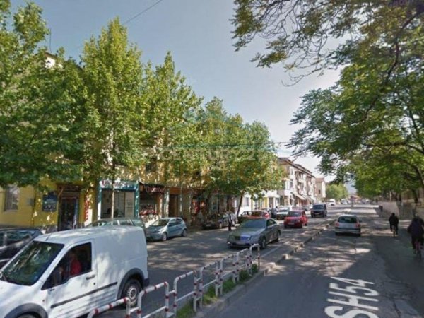 Tirane, shitet ambjent biznesi Kati 0, 272 m² 420.000 € (Shkolla e Bashkuar)