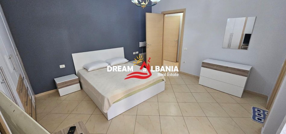 Tirane, jepet me qera apartament 2+1 , 100 m² 650 € (tek Kopshti Botanik)