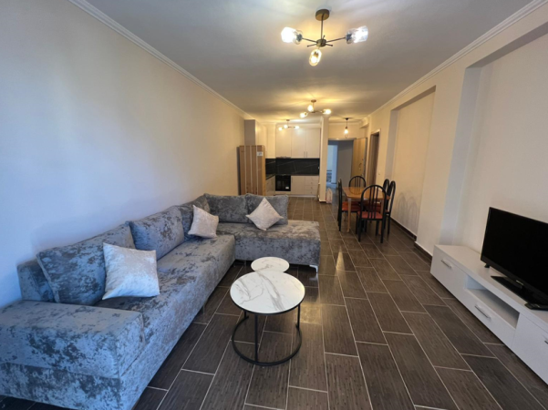 Tirane, jepet me qera apartament 2+1 Kati 4, 85 m² 450 € (yzberisht)