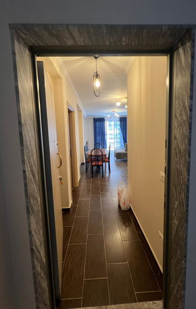 Tirane, jepet me qera apartament 2+1 Kati 4, 85 m² 450 € (yzberisht)