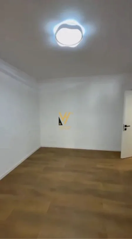 Tirane, jepet me qera dyqan Kati 0, 45 m² 650 € (RRUGA E ELBASANIT)