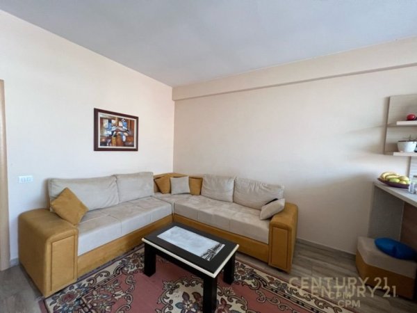 Tirane, jepet me qera apartament 1+1 Kati 5, 65 m² 550 € 