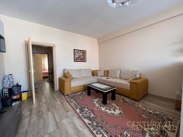 Tirane, jepet me qera apartament 1+1 Kati 5, 65 m² 550 € 