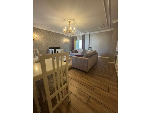 Tirane, shitet apartament 2+1+Ballkon Kati 4, 128 m² 385.000 € (Bllok)