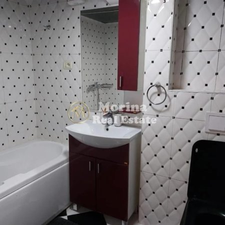 Tirane, jepet me qera 2+1 Kati 5, 75 m² 690 € (Shallvaret)